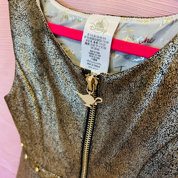 Girls Disney Jasmine Dress Gold Flared Size 5/6 New Zip genie lamp lantern pull - Picture 3 of 8
